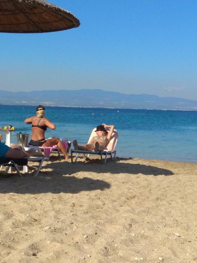 deluxe seaside apartment Konstantinidis Nea Poteidaia Bagian luar foto